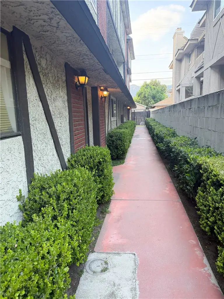 655 Alexander #3, Glendale, CA 91203 - #2