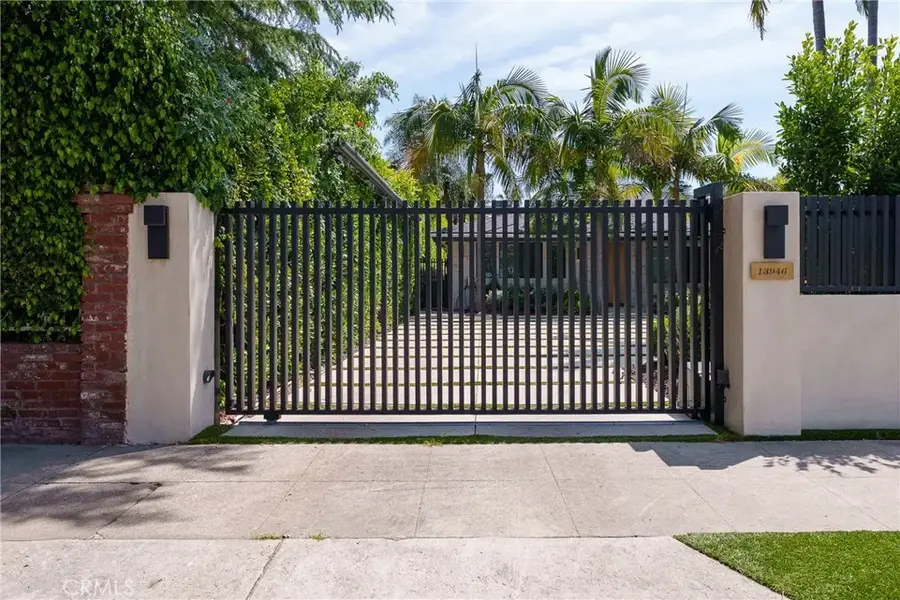 13946 Chandler, Sherman Oaks, CA 91401 - #2