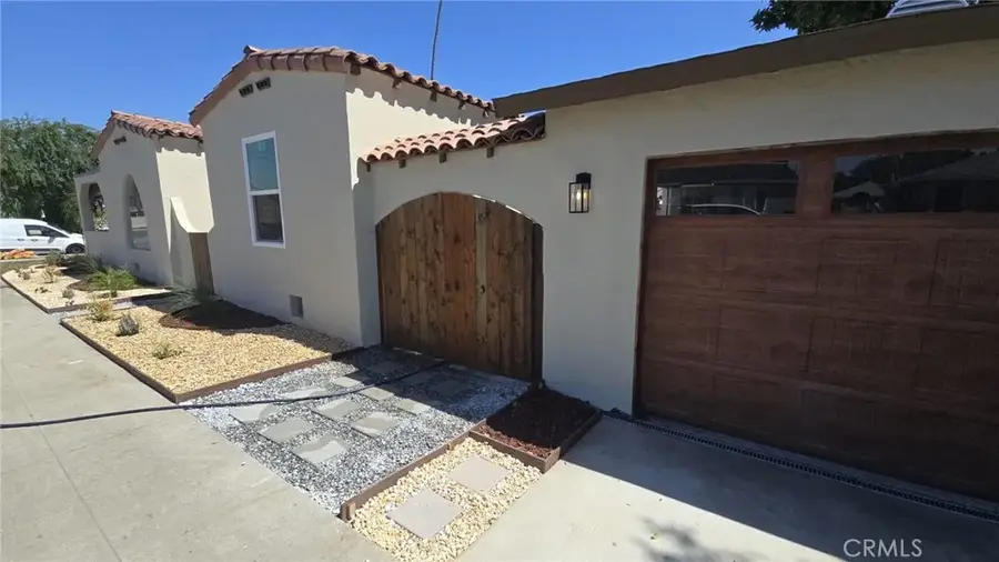 2391 Fashion Ave, Long Beach, CA 90810 - #2