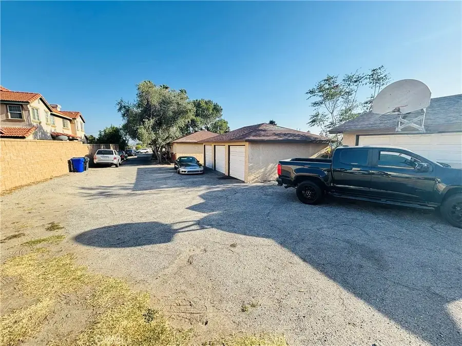 16554 Paine, Fontana, CA 92336 - #3