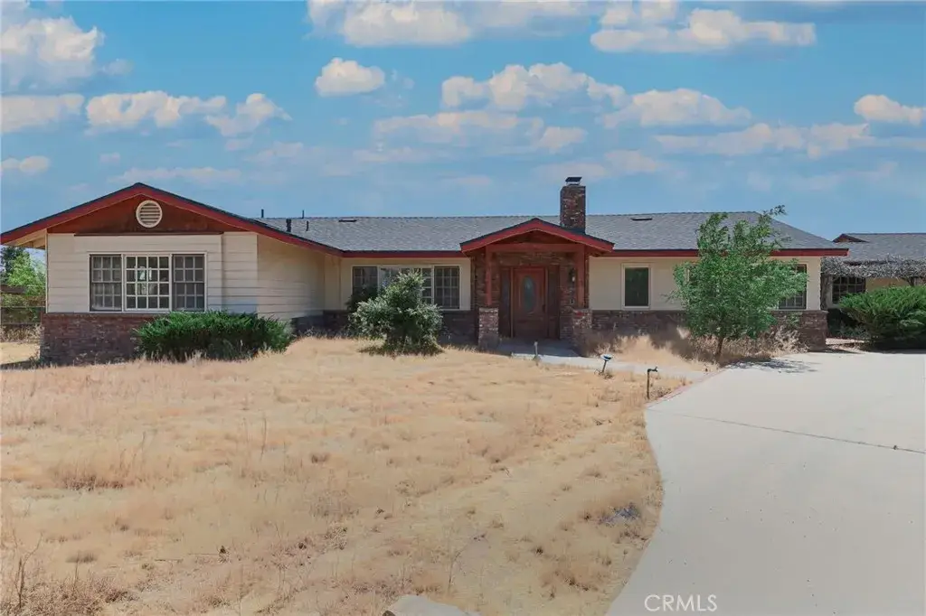 15100 Pocahantas, Apple Valley, CA 92307 - #1