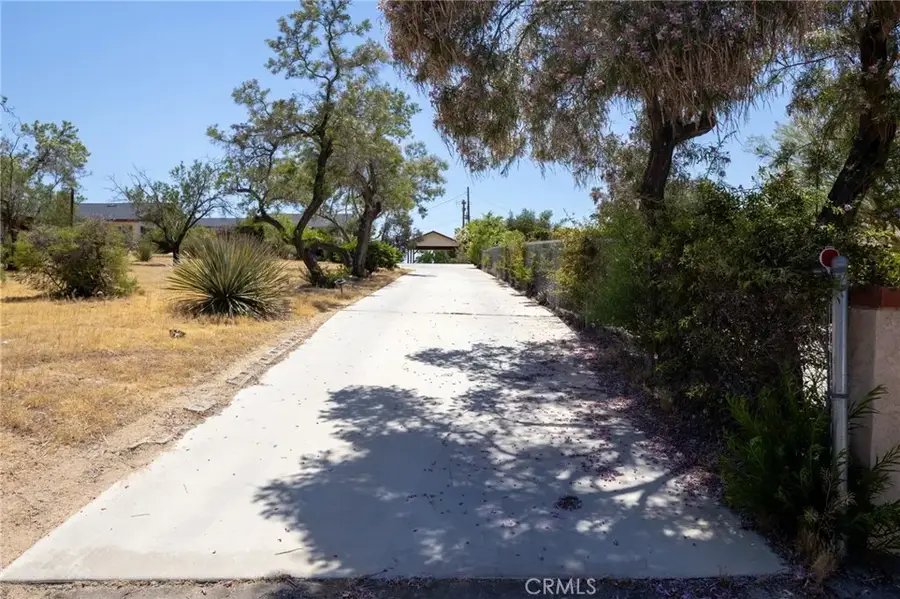 15100 Pocahantas, Apple Valley, CA 92307 - #3
