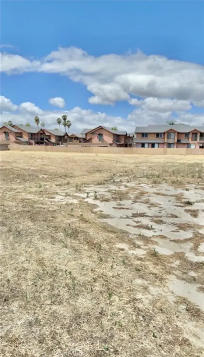 2365 Girard St, Hemet, CA 92544 - #1