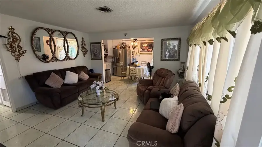 48 Paradise South, Carson, CA 90745 - #3