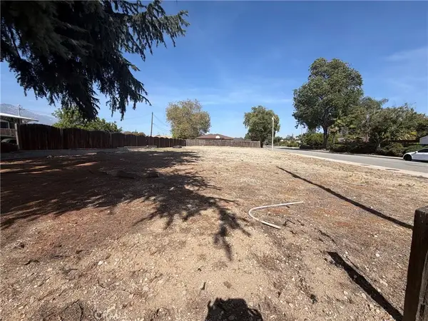 1978 N Indian Hill, Claremont, CA 91711