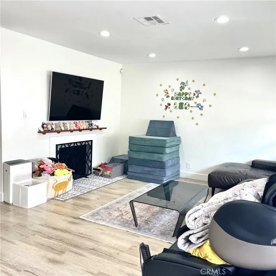 1912 N Kenneth, Burbank, CA 91504 - #3