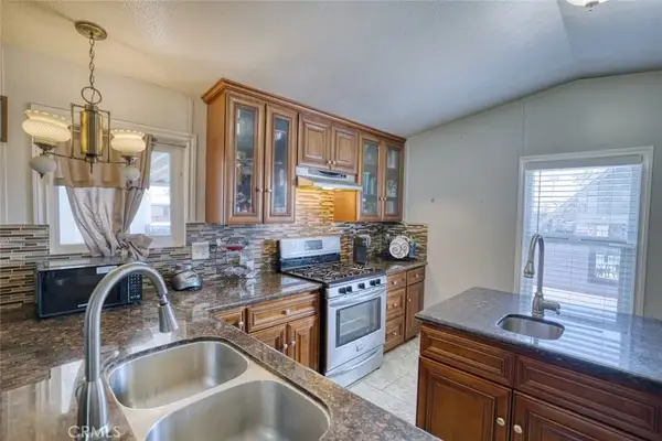 310 E Philadelphia #33, Ontario, CA 91761