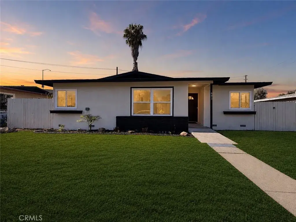 682 E La Verne Avenue, Pomona, CA 91767 - #1