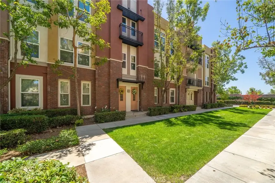 704 W 1st Street, Claremont, CA 91711 - #3