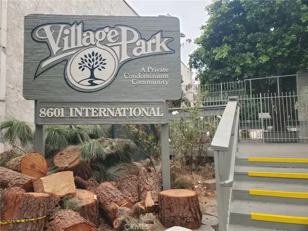 8601 International #166, Canoga Park, CA 91304