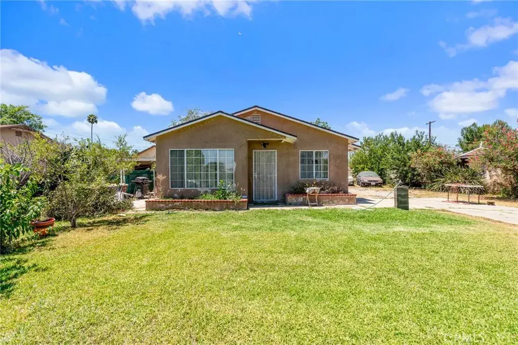 5876 Bee Jay Street, Riverside, CA 92503 - #1