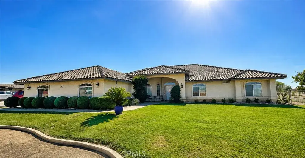 7682 Coleridge Rd, Oak Hills, CA 92344 - #1