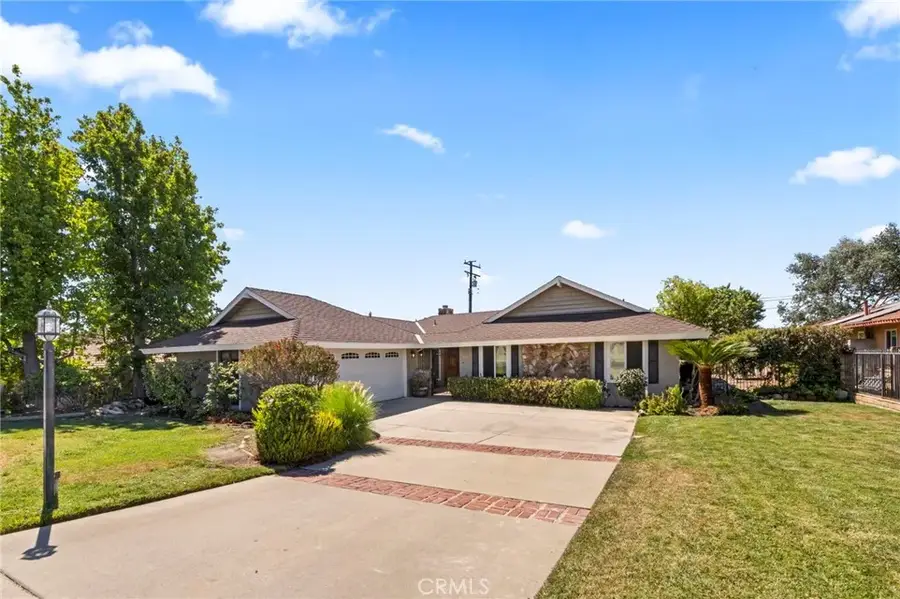 956 W 14th Street, Upland, CA 91786 - #2