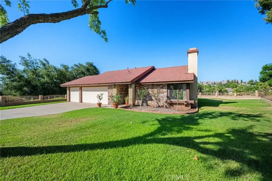 6304 Glen Aire Avenue, Riverside, CA 92506 - #3