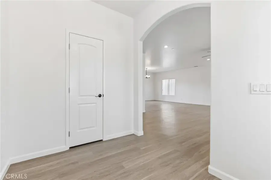 6087 Elsinore Road, Phelan, CA 92371 - #2