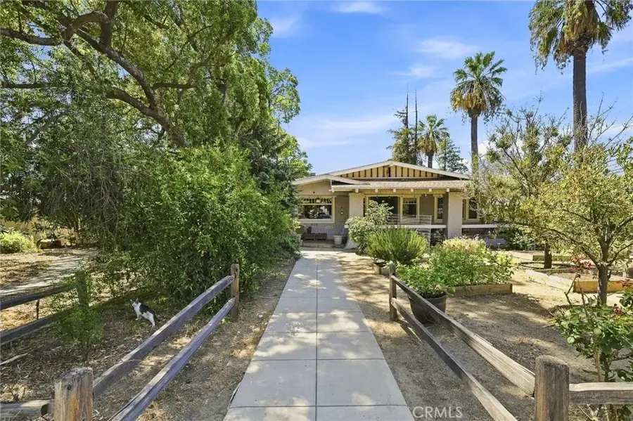 425 W E Street, Ontario, CA 91762 - #2