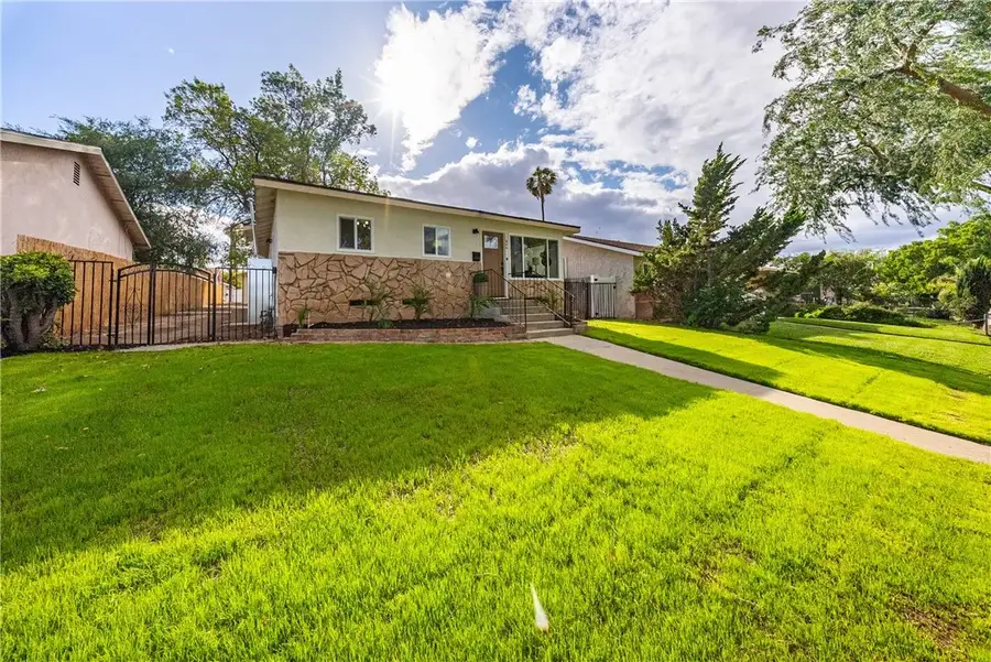 946 Cedar Street, Corona, CA 92879 - #3