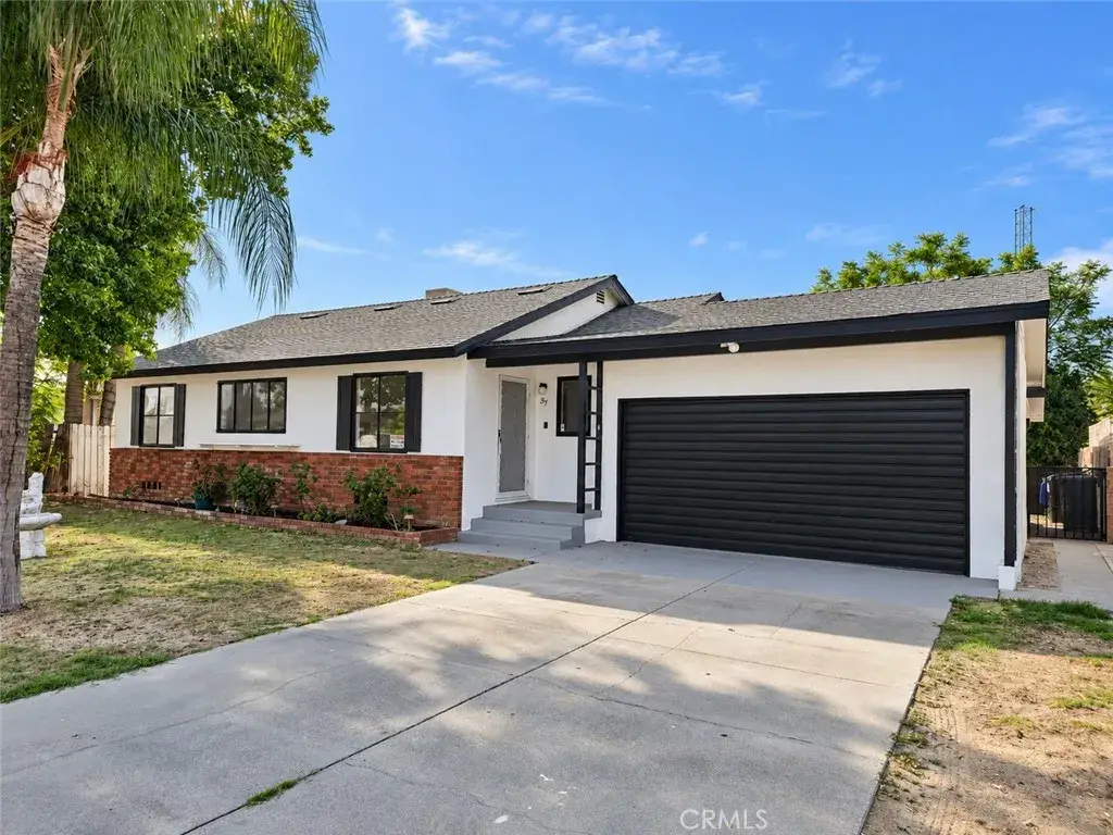 237 W Van Koevering Street, Rialto, CA 92376 - #1