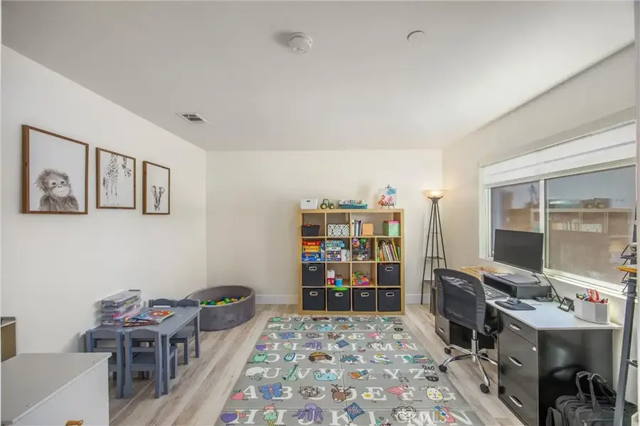 913 Condor, Barstow, CA 92311 - #2