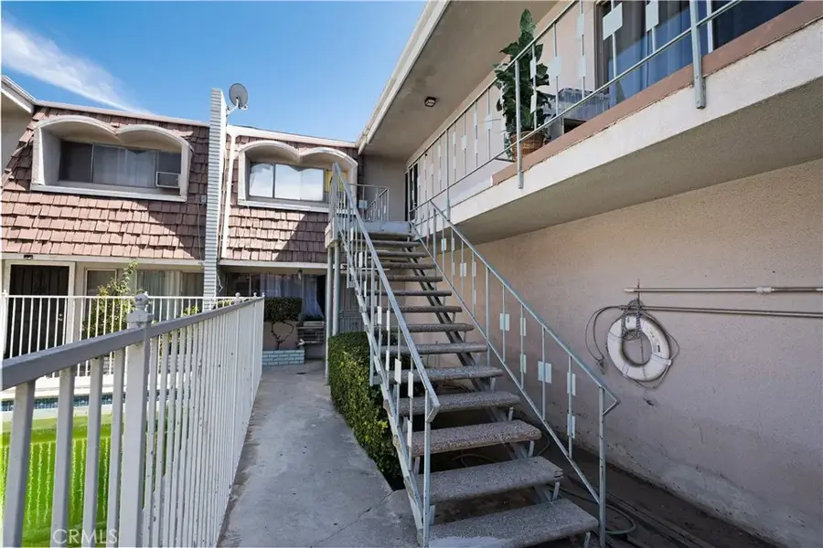 2025 Las Vegas #11, Pomona, CA 91767 - #2