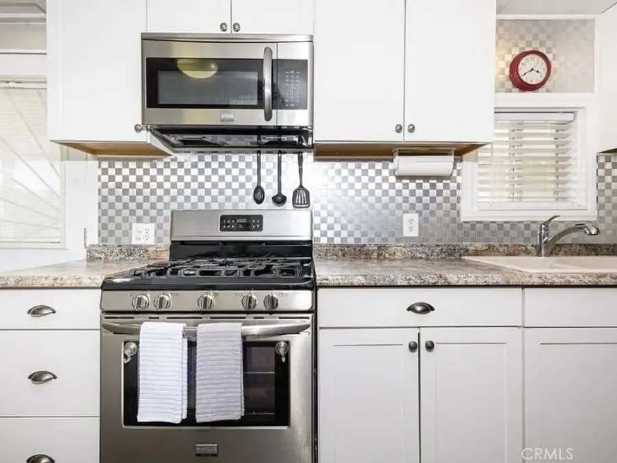 14411 Palmdale, Victorville, CA 92392 - #3