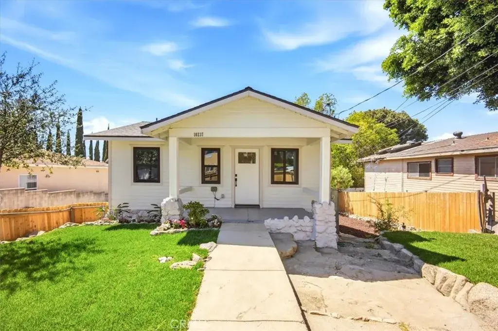 10237 Silverton, Tujunga, CA 91042 - #1