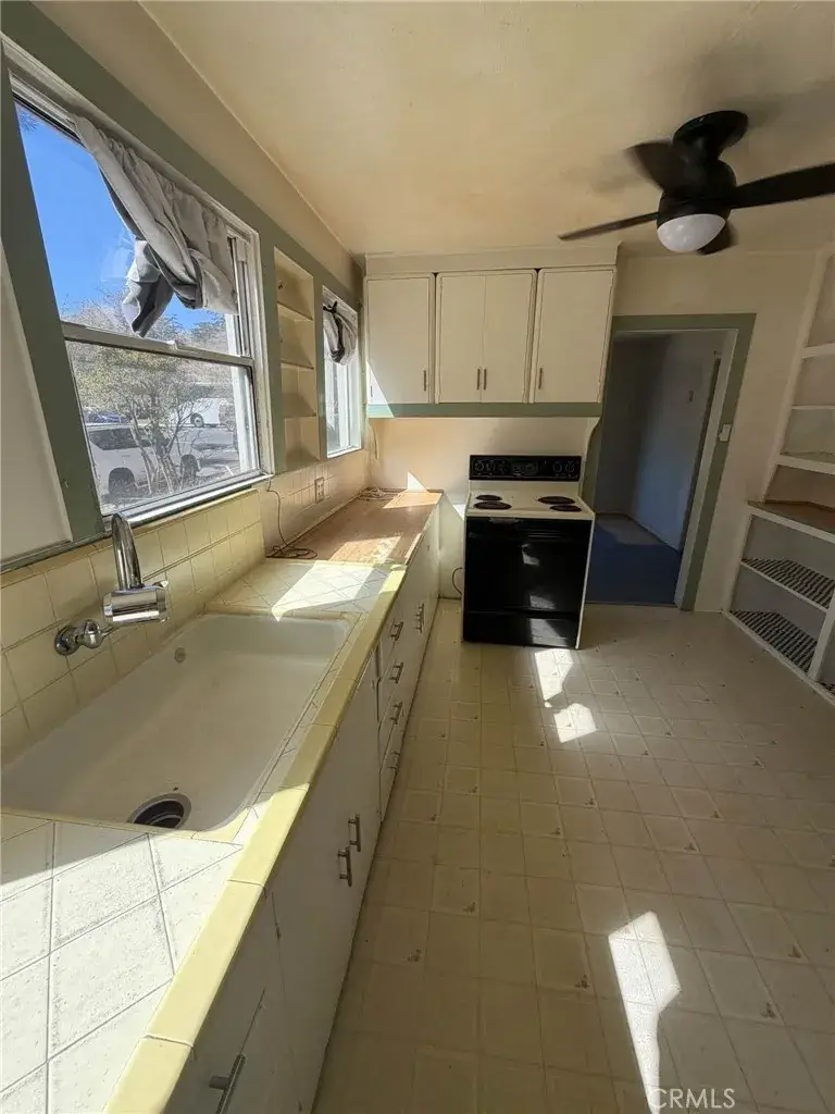 302 E 4th, Ontario, CA 91764 - #2