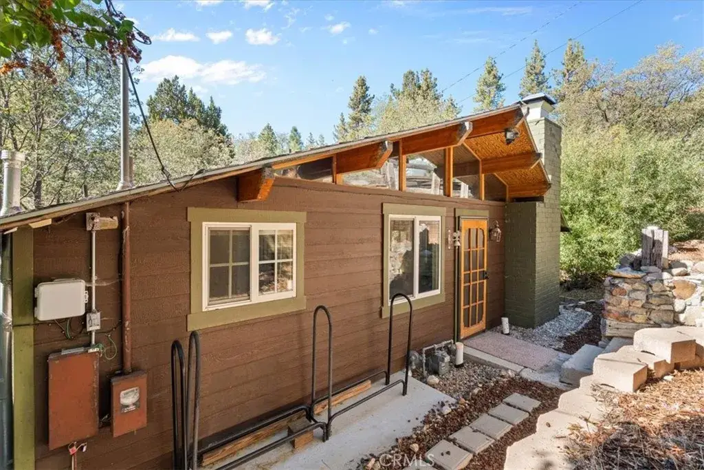 1132 Crags Lane, Fawnskin, CA 92333 - #1