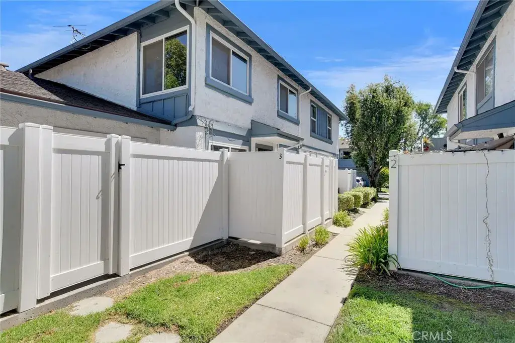 878 W 13th, Azusa, CA 91702 - #1
