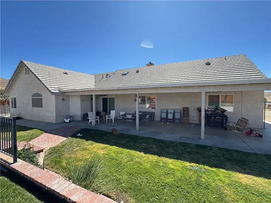 19755 Reyland Rd, Apple Valley, CA 92308 - #3