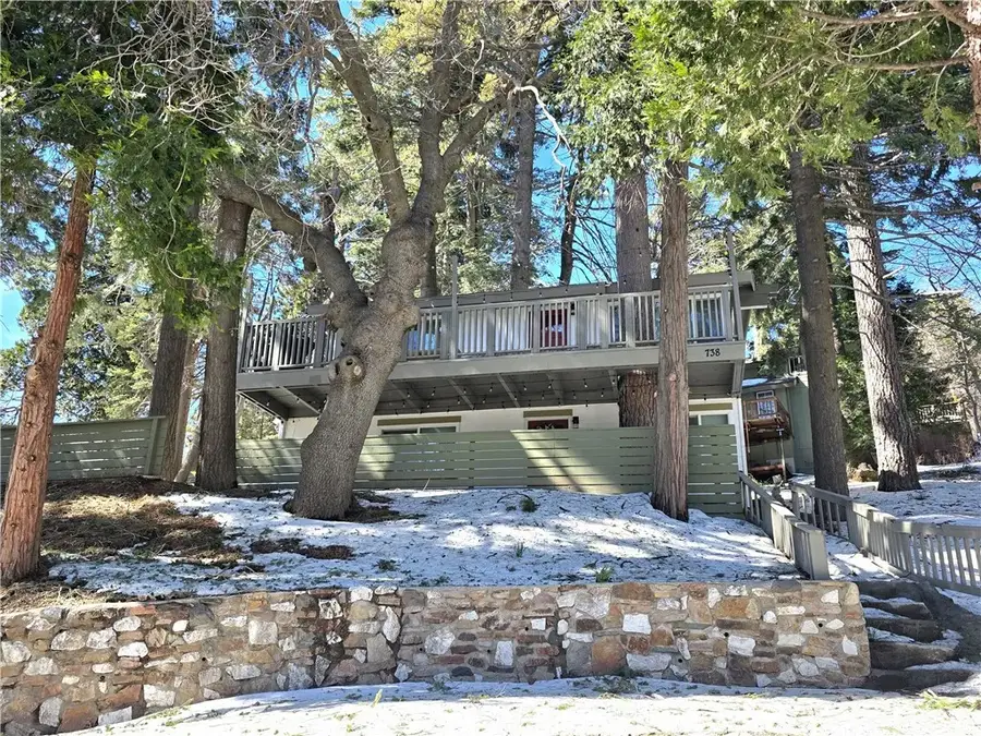 738 W Victoria Court, Lake Arrowhead, CA 92352 - #2