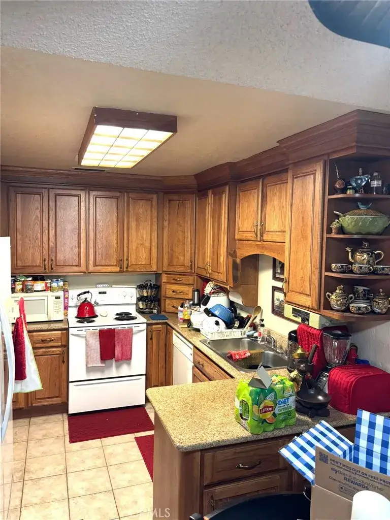 1325 N San Diego, Ontario, CA 91764 - #3