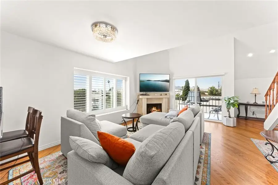 1121 E Wilson #12, Glendale, CA 91206 - #3