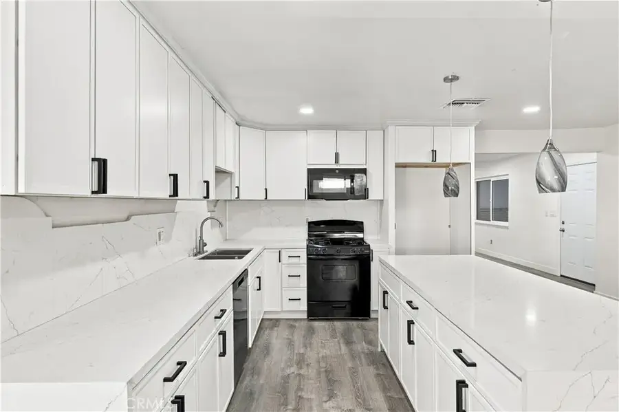 705 N Pepper, Rialto, CA 92376 - #3