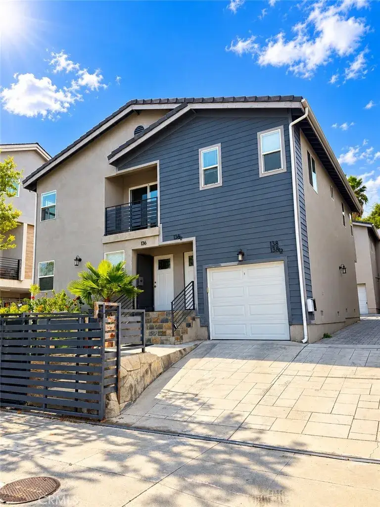 136 N Carondelet, Los Angeles, CA 90026 - #1