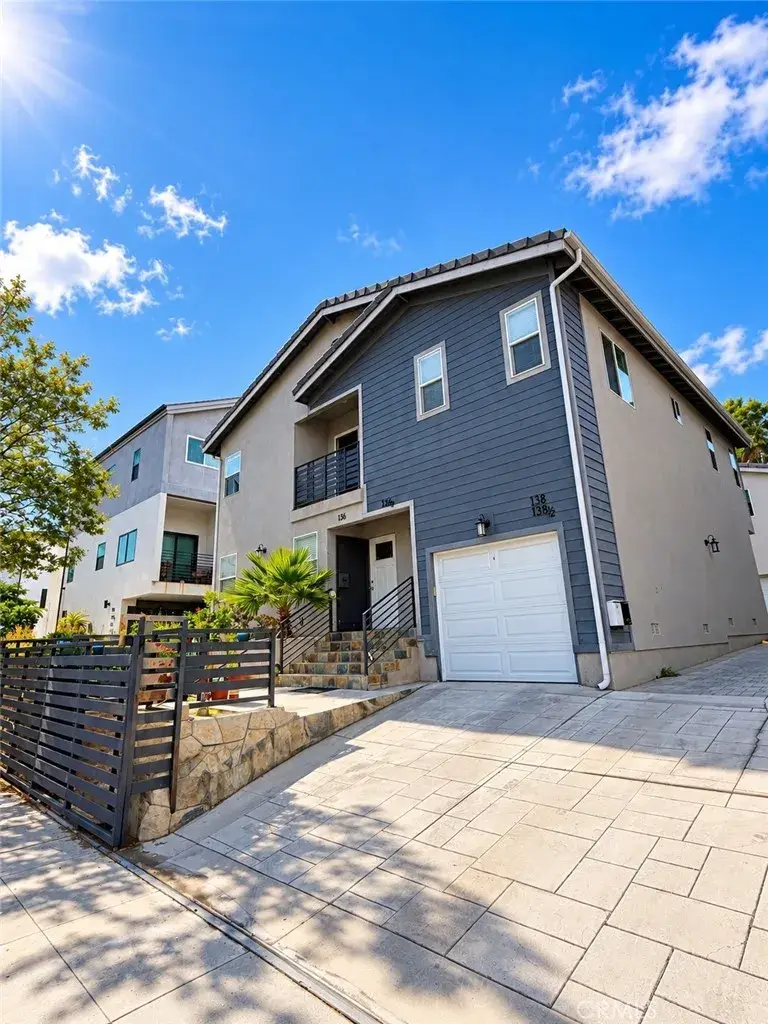 136 N Carondelet, Los Angeles, CA 90026 - #2
