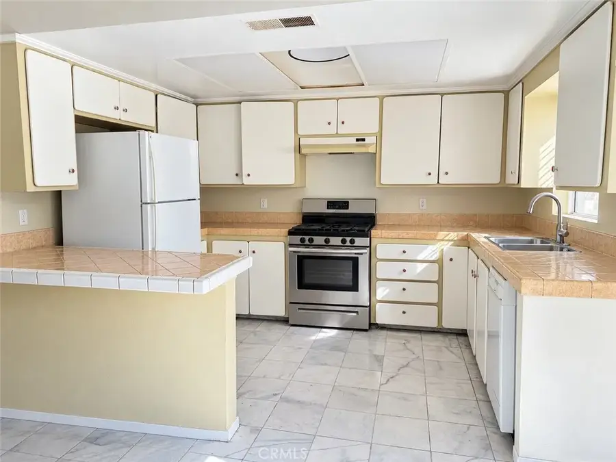 104 Meredith Street, Claremont, CA 91711 - #2