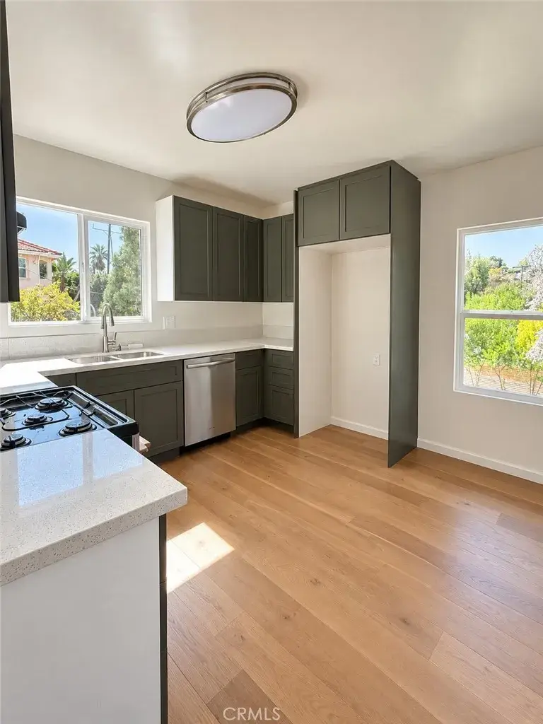 5144 Don Pio, Woodland Hills, CA 91364 - #3