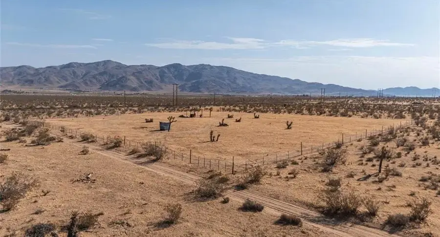 10425 Laguna Seca, Apple Valley, CA 92308 - #3