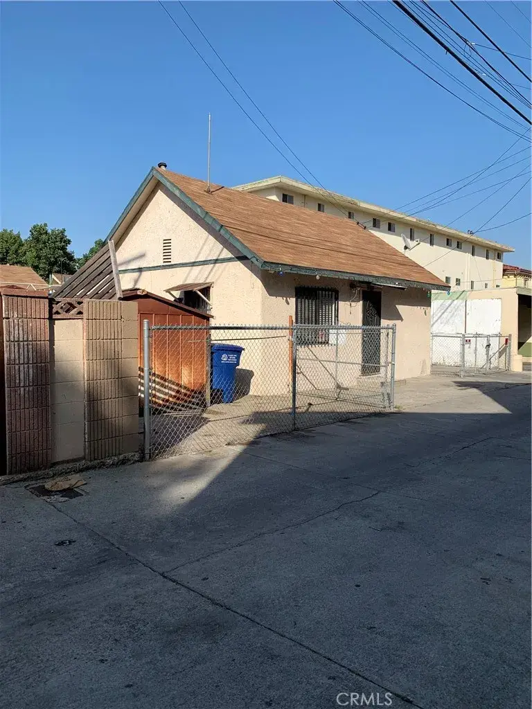 2960 Clarendon Avenue, Huntington Park, CA 90255 - Image #2