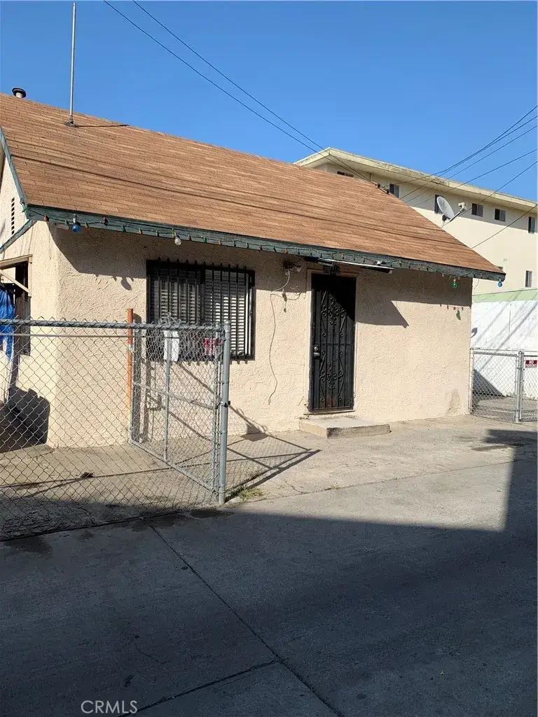 2960 Clarendon Avenue, Huntington Park, CA 90255 - Image #3