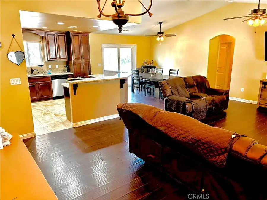 10401 Hemlock Avenue, Hesperia, CA 92345 - Image #3