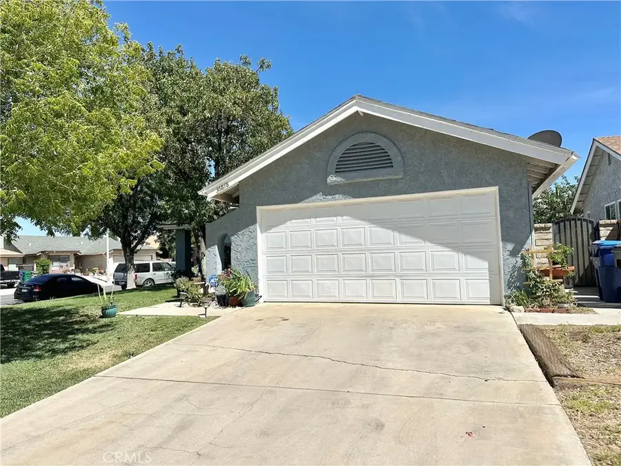 36868 Little Leaf Dr, Palmdale, CA 93550 - Image #2