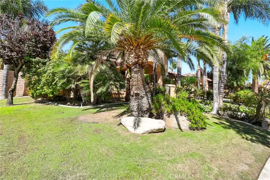 13204 Michaelangelo Drive, Bakersfield, CA 93314 - Image #2