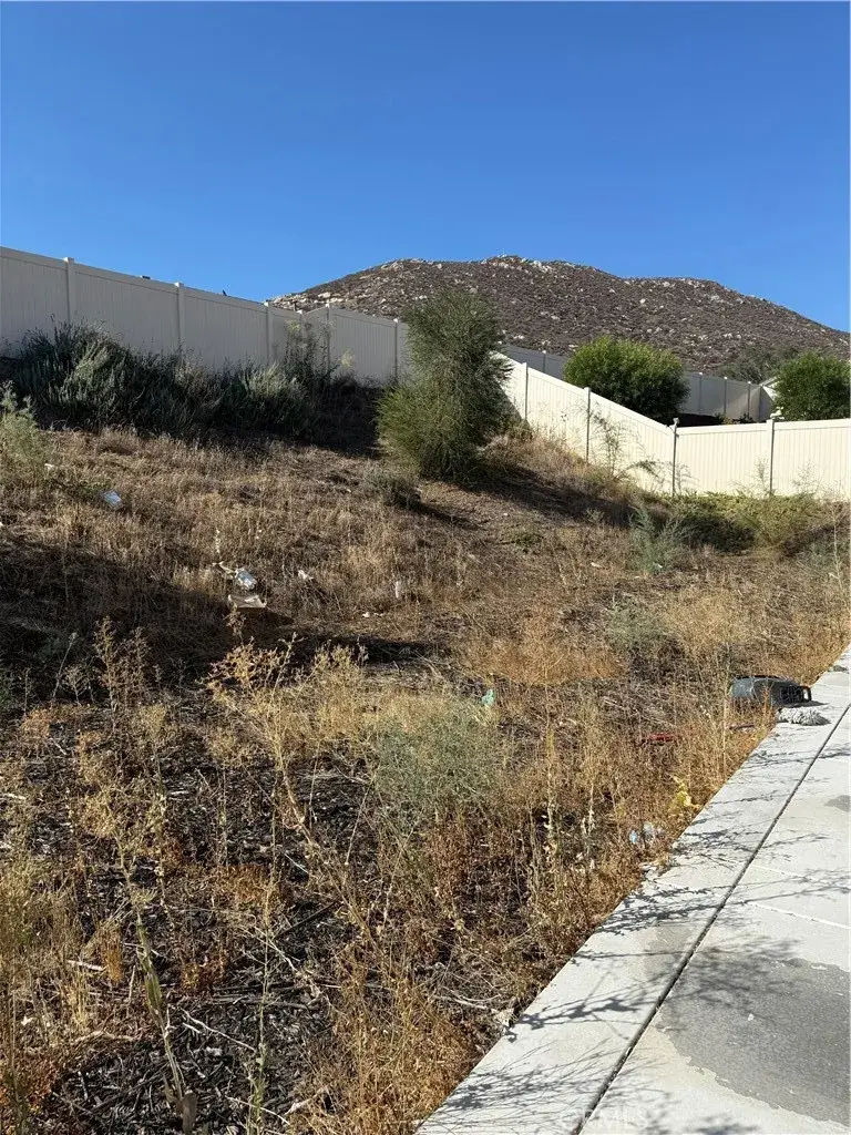 32201 Rambling Court, Winchester, CA 92596 - Image #2