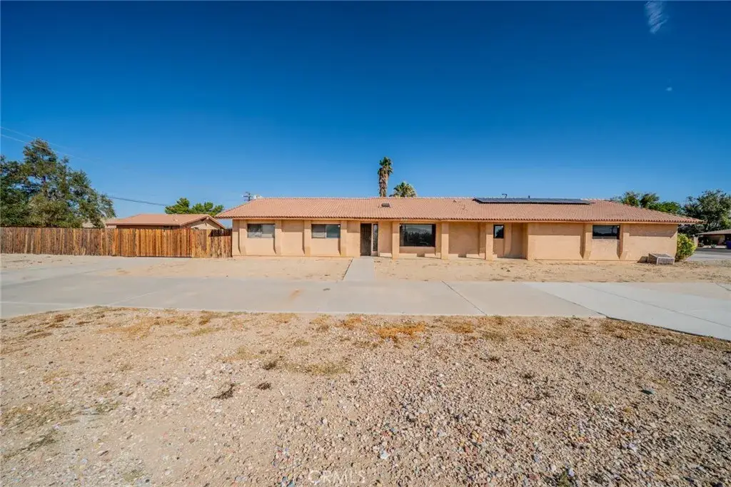 18080 Manitou Road, Apple Valley, CA 92307 - #1