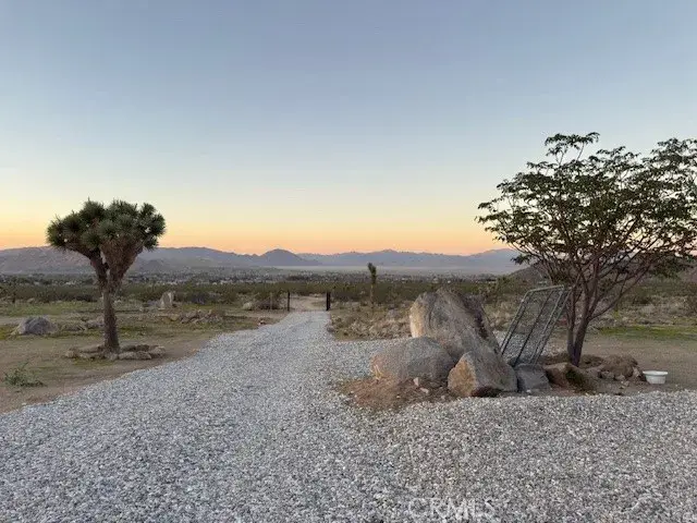 31633 Azurite, Lucerne Valley, CA 92356 - Image #2