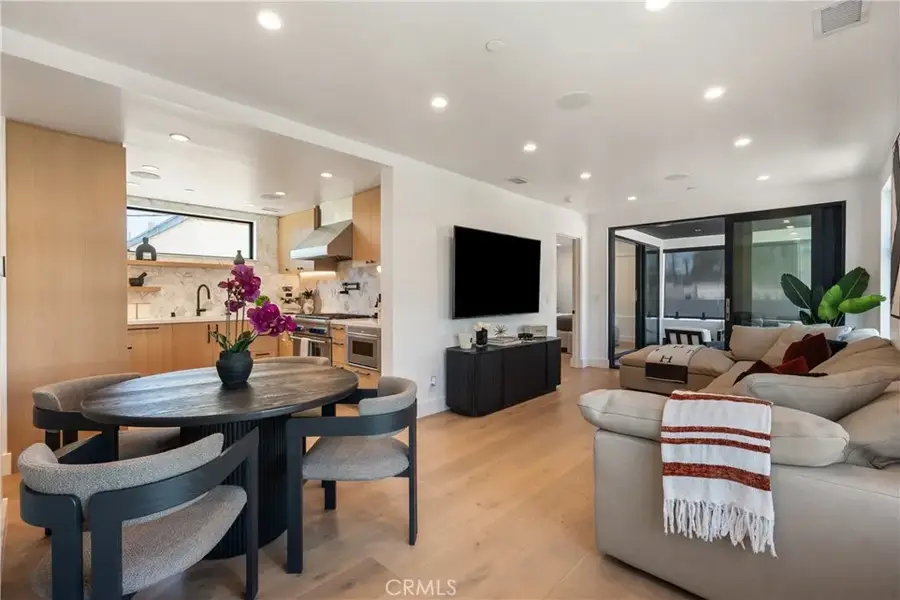521 Iris, Corona Del Mar, CA 92625 - Image #2