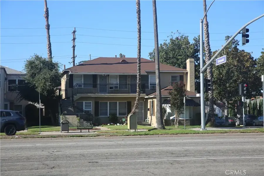 988 W Glenoaks Boulevard, Glendale, CA 91202 - Image #2