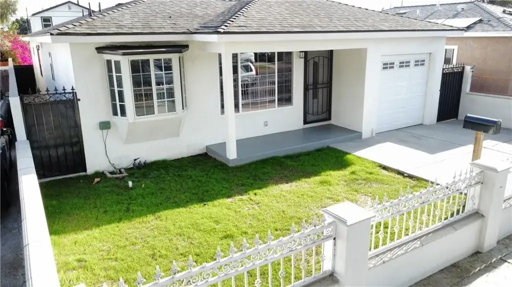 1402 E O, Wilmington, CA 90744 - Image #1